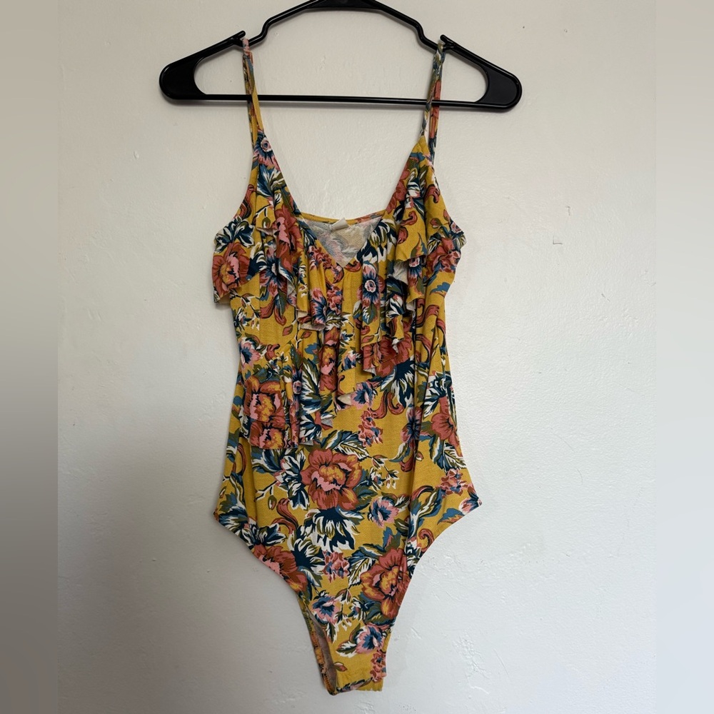 BP Nordstrom Yellow Floral Ruffle Bodysuit Women’s Size Small